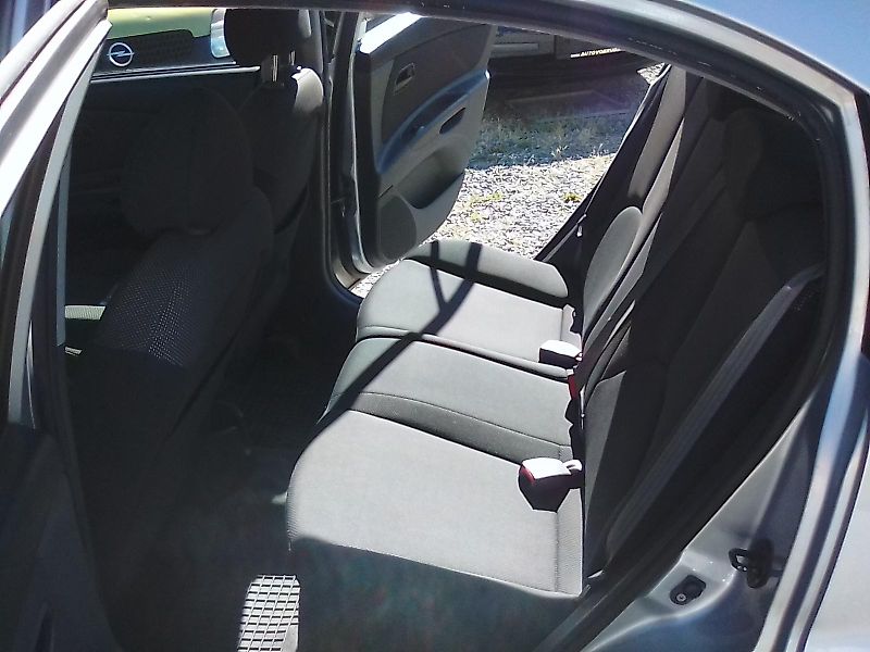 Kia Rio (2006) 1.4i 16V, velmi pěkné - fotka 24 z 30