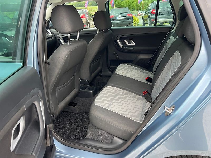 Škoda Fabia 1.6 16V - fotka 3 z 16