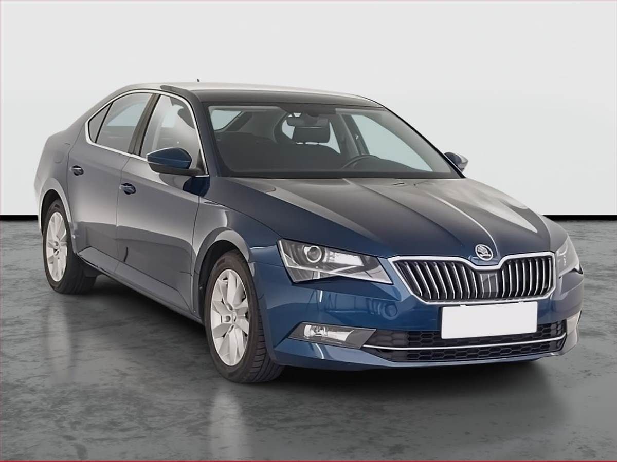 Škoda Superb Ambition 1.6 TDI, Navi, Xenony