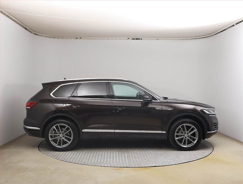 Volkswagen Touareg (2019) 3.0 TDI - fotka 6 z 24
