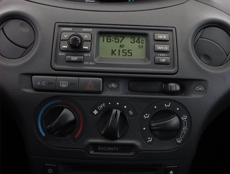 Toyota Yaris (2003) 1.0 VVT-i, Klima - fotka 12 z 13