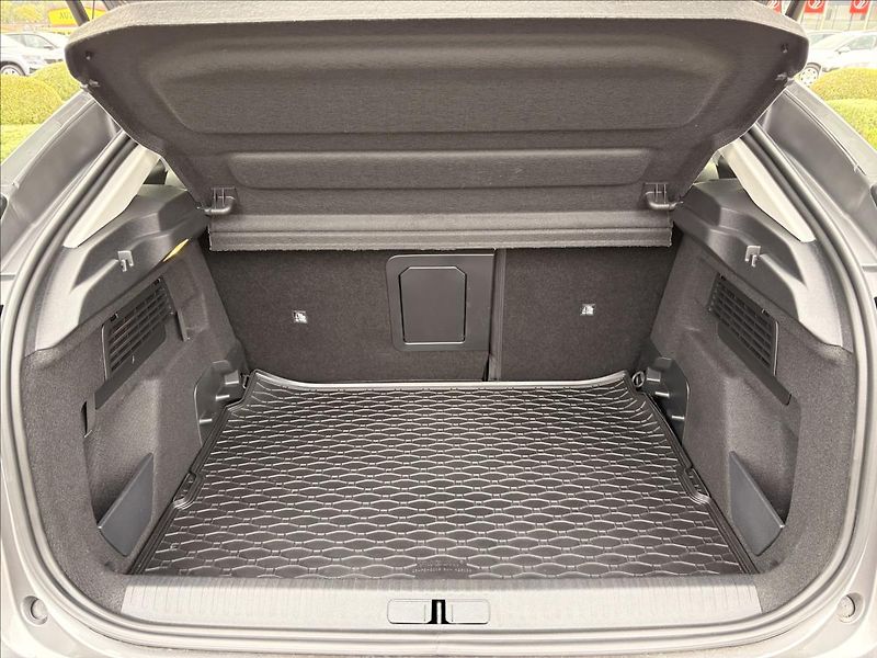 Citroën C4 1,2 MAX Petrol 130k Automatic - fotka 10 z 33