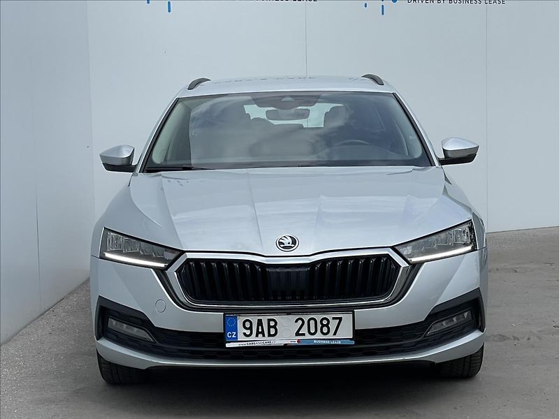 Škoda Octavia 2,0 TDI Combi Ambition Plus - fotka 20 z 21