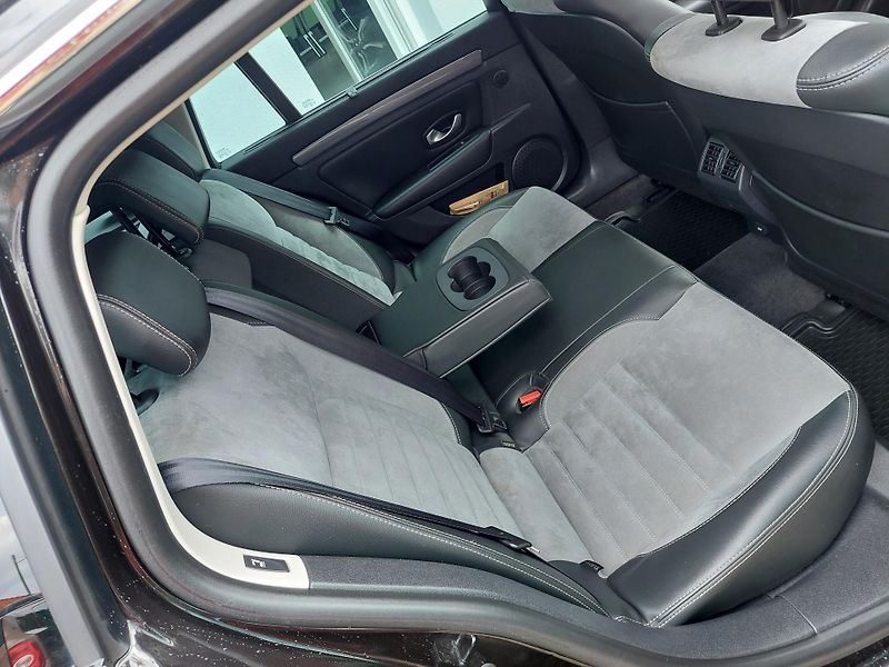 Renault Laguna (2011) III. Grandtour GT dCi 180 - fotka 27 z 39