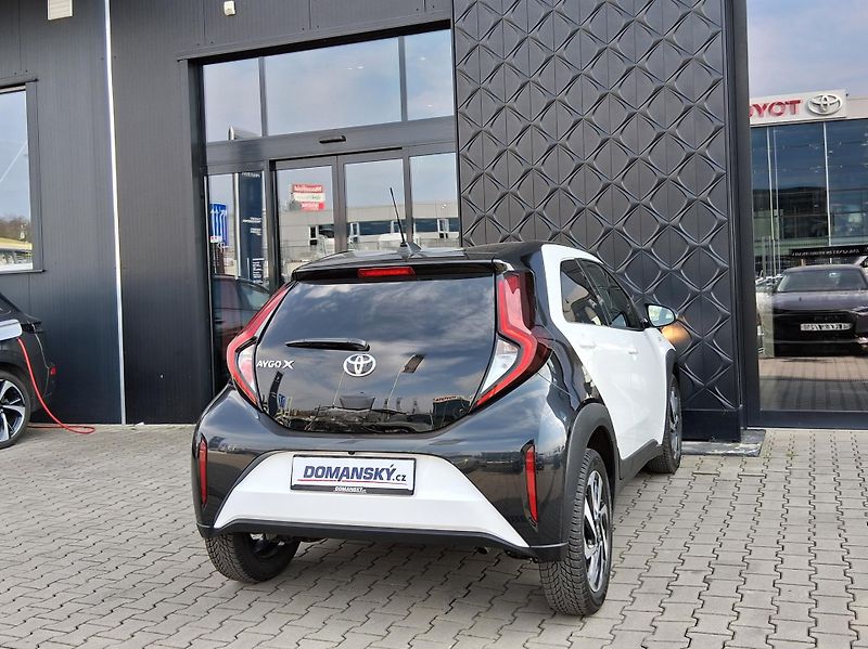 Toyota Aygo X STYLE 1.0 VVT-i 53 kW - fotka 3 z 21