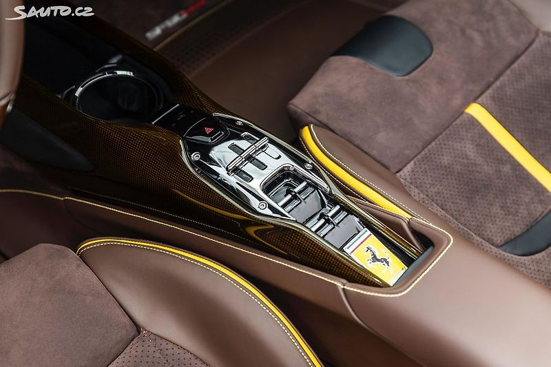 Ferrari SF90 Spider*FULL carbon*metalíza - fotka 30 z 47