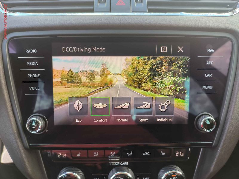 Škoda Octavia (2017) 2.0TDi 4x4, ČR, L&K, DSG - fotka 16 z 24