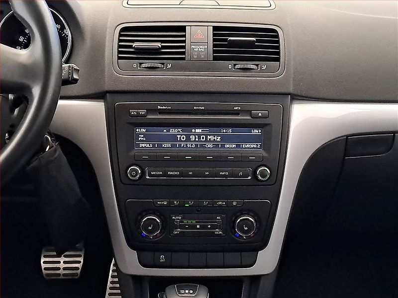 Škoda Yeti (2012) 1.2 TSI, Automat, Serv.kniha - fotka 12 z 17