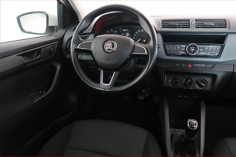 Škoda Fabia (2018) Ambition 1.0 - fotka 7 z 15