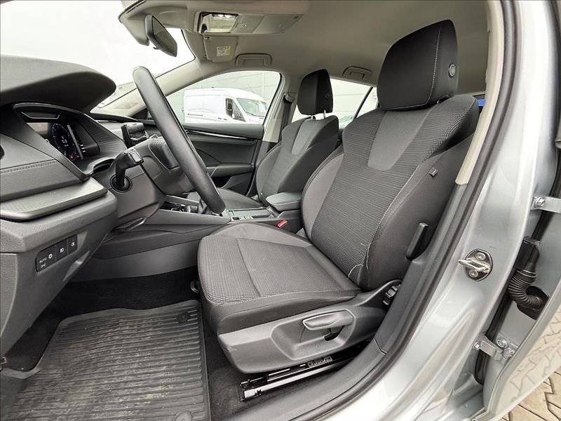 Škoda Octavia 2,0 TDI 85kW Ambition MAN - fotka 17 z 31
