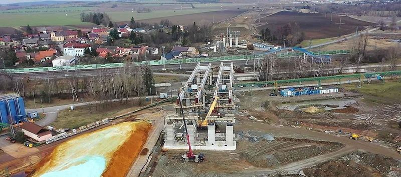 Stavba D1 Říkovice-Přerov, únor 2024. Pohled z výšky.