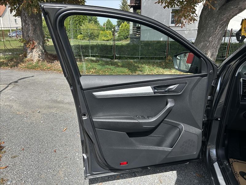 Škoda Karoq 1,0 TSi DPH  Kessy,LED,1xMajit - fotka 10 z 50