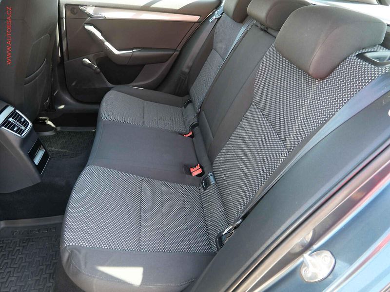 Škoda Octavia (2015) 1.6 TDi 4x4, ČR, Ambition, TZ - fotka 10 z 16