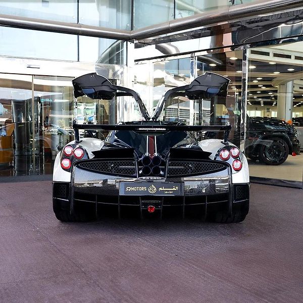 Pagani Huayra (2018) Limitovaná série BC s V12 - fotka 2 z 19