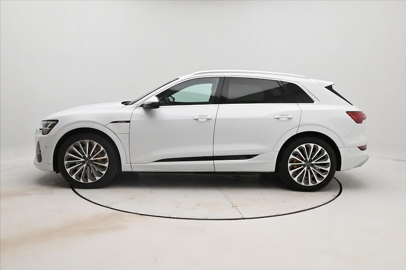 Audi e-tron 55 300 kW QUATTRO S-LINE Záruk - fotka 8 z 31