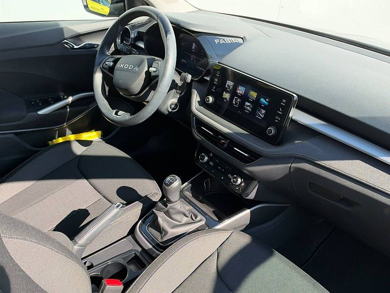 Škoda Fabia Selection 1,0 TSI 70 kW 5° MP - fotka 6 z 31