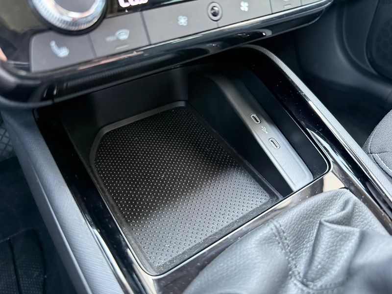 Škoda Kamiq Selection 1.0 TSI 85kw - fotka 18 z 25
