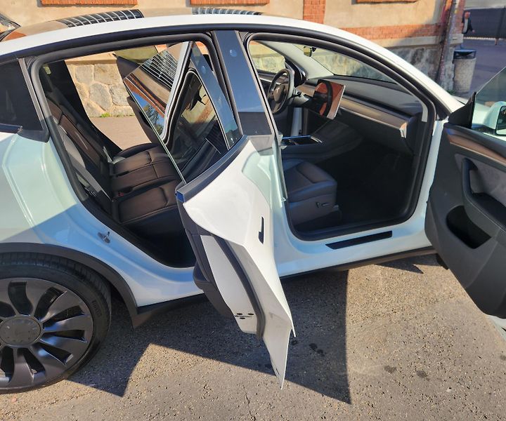 Tesla Model Y (2022)  534KW*78,8KWh*PERFORMENS* - fotka 11 z 44