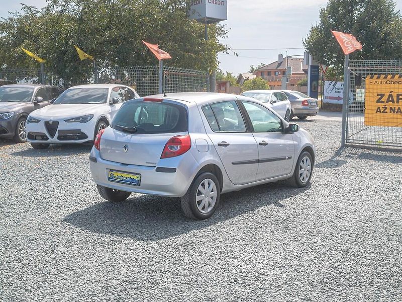 Renault Clio (2006) 1.2i 55KW - fotka 5 z 35