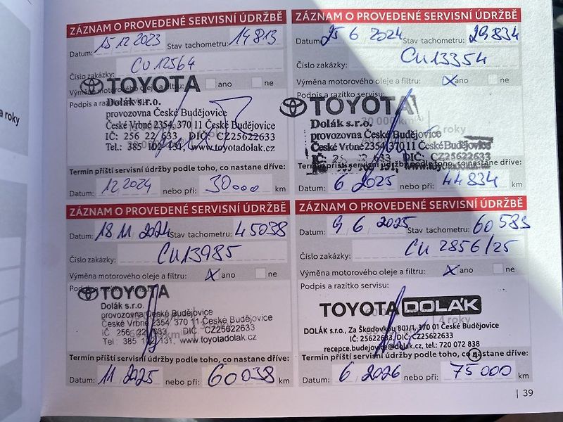 Toyota Yaris Cross 1.5i, ČR, ComTech, záruka - fotka 16 z 17