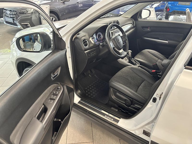 Suzuki Vitara 1.4 Elegance Panorama 4x4 6AT - fotka 12 z 48