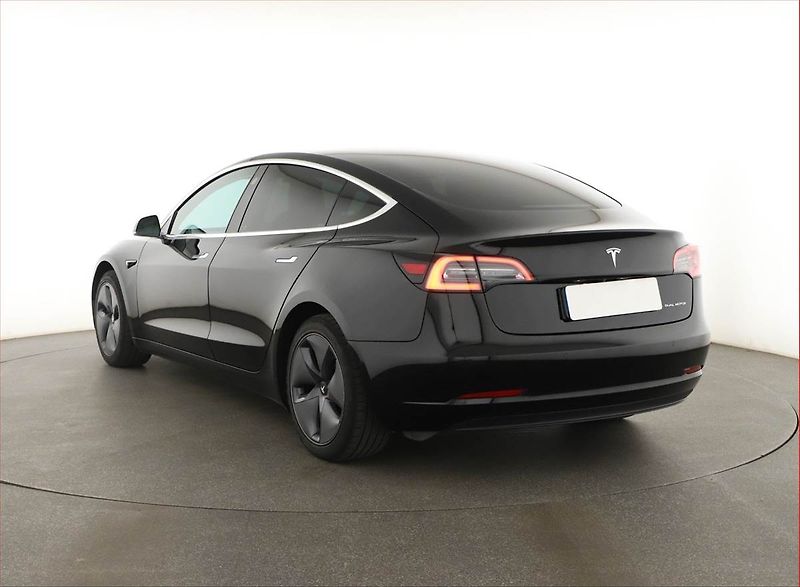 Tesla Model 3 (2019) Long Range 4WD 78kWh, SoH 82% - fotka 4 z 20