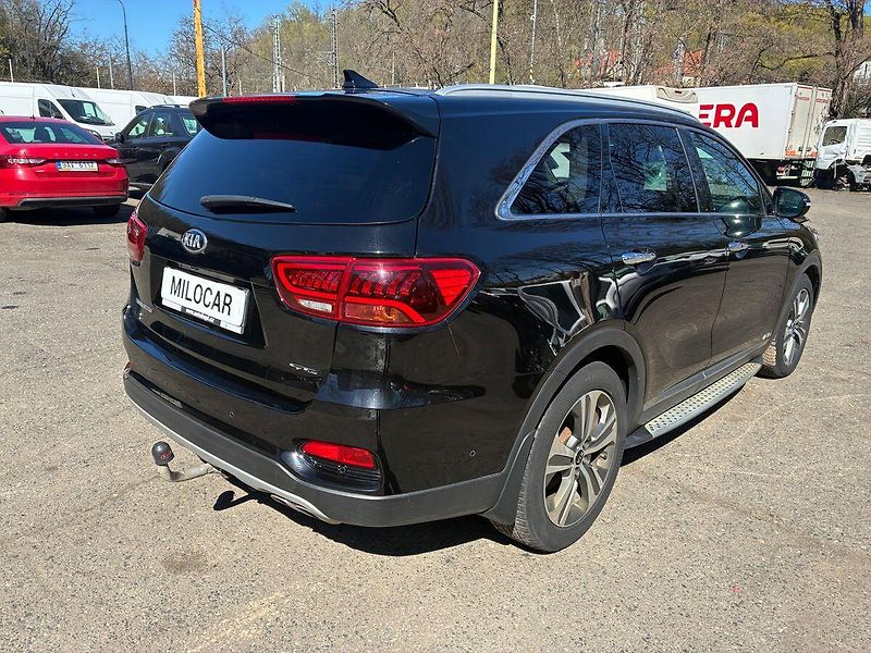 Kia Sorento GT LINE 2.2 CRDi 4x4 7 míst - fotka 6 z 24