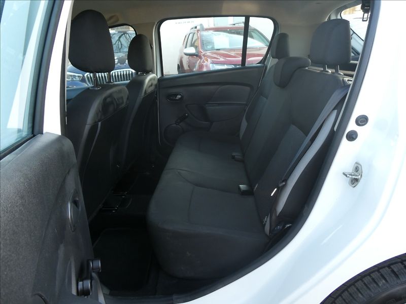 Dacia Sandero 1,2 16V 55kW Access, KLIMA - fotka 18 z 33