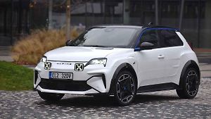 Alpine A290 je jízdně skvělé auto.