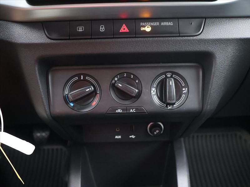 Škoda Fabia 1.0 TSI 70kW Ambition CZ - fotka 18 z 26