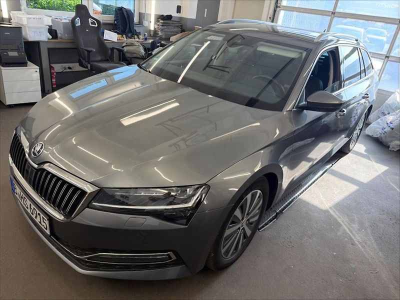 Škoda Superb 2,0 TDI,WEBASTO,TAŽNÉ - fotografie inzerátu