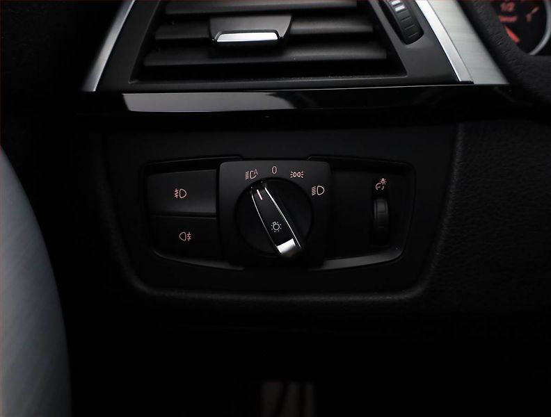 BMW Řada 3 (2015) M Sport 320 d, 4X4, Automat - fotka 15 z 18