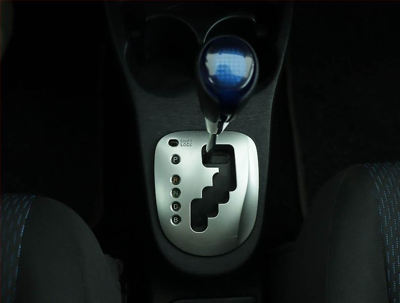 Toyota Yaris (2012) 1.5 Hybrid, Automat, Navi - fotka 13 z 17