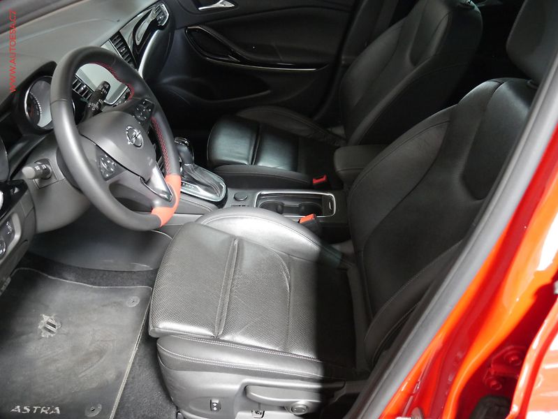 Opel Astra (2019) 1.6 CDTi, AT - fotka 9 z 23