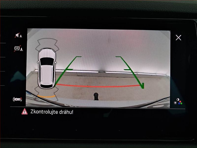 Škoda Karoq (2019) 2.0 TDI - fotka 17 z 19