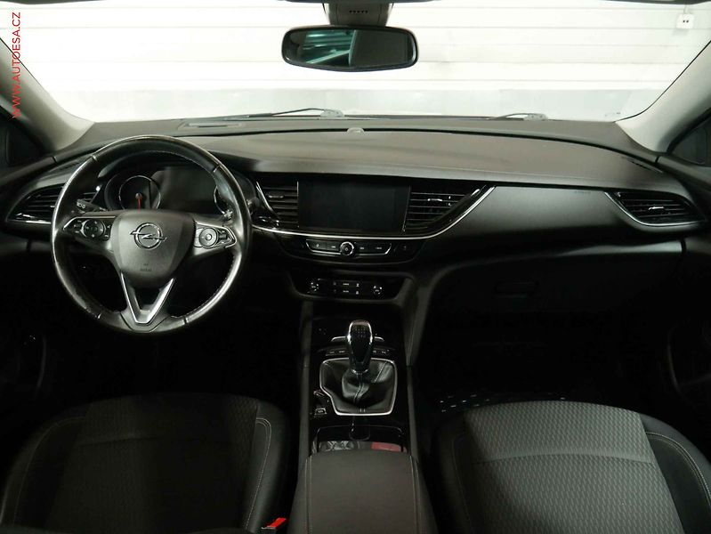 Opel Insignia (2018) 2.0 CDTI 4x4, 2.maj, LED - fotka 8 z 22