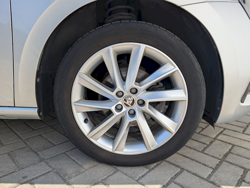 Škoda Scala (2022) 1,0 TSI / 81 kW DSG Style Extr - fotka 15 z 30
