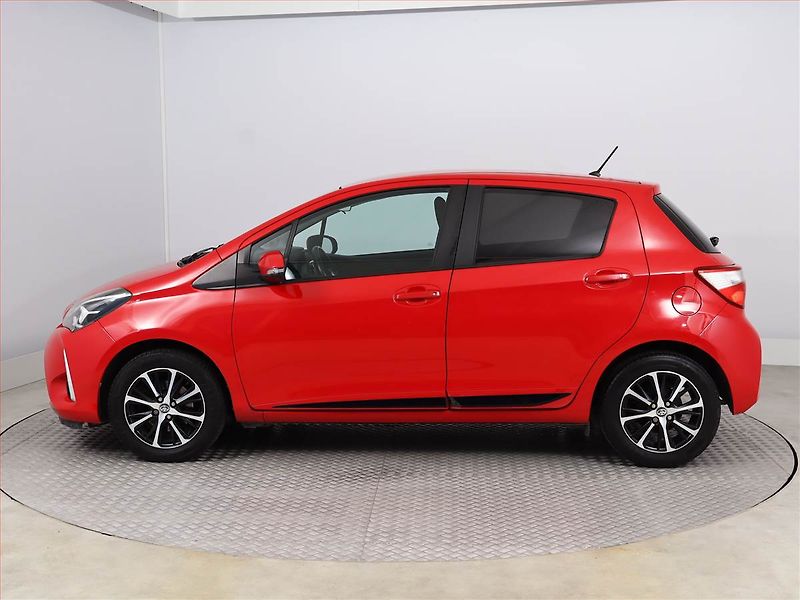 Toyota Yaris (2018) 1.5 Dual VVT-i, ČR,1.maj - fotka 3 z 17