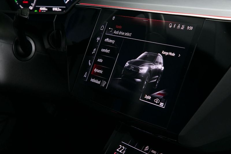 Audi e-tron 55 300kW Tažné HUD NightVision - fotka 33 z 50