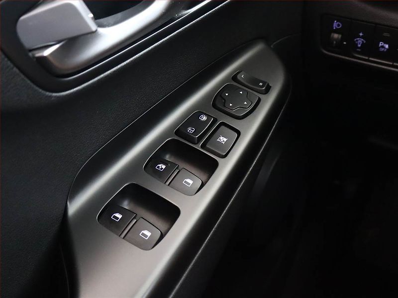 Hyundai Kona (2021) Smart Electric 39 kWh, SoH 92% - fotka 17 z 20