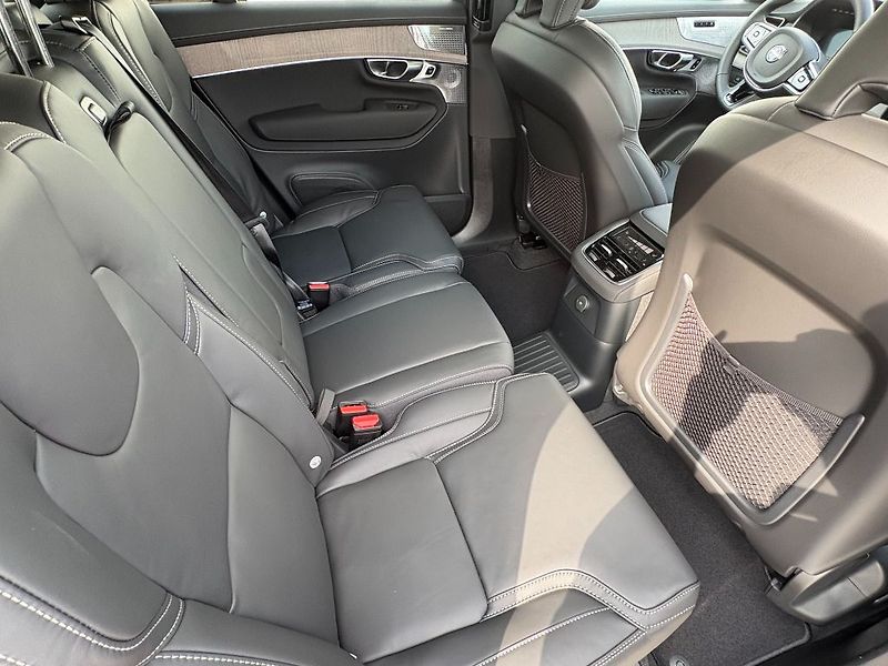 Volvo XC90 Plus Dark T8 299kW - fotka 19 z 27