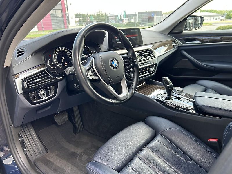 BMW Řada 5 5540i xDrive Luxury Line - fotka 13 z 37