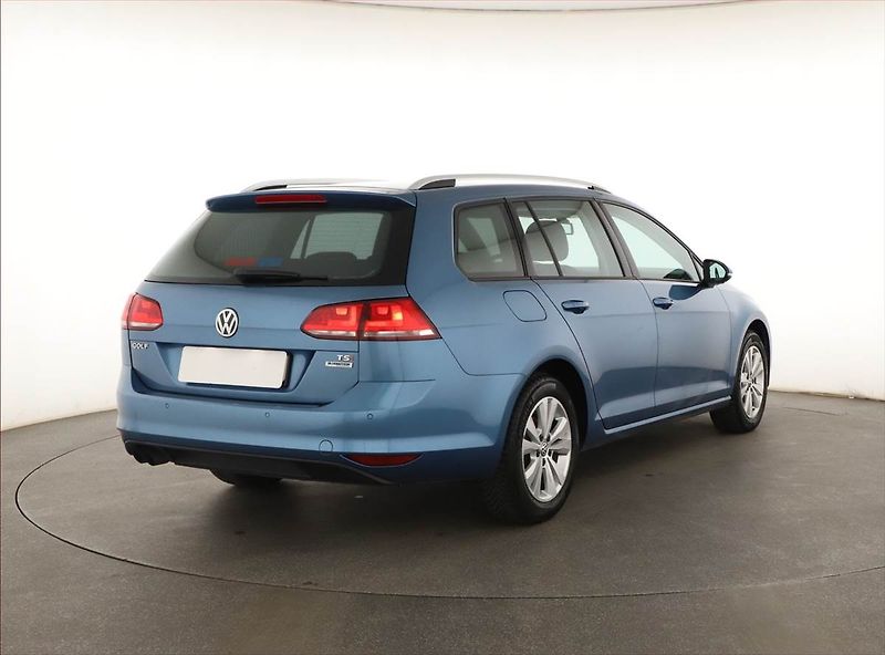 Volkswagen Golf (2016) 1.4 TSI, Automat, ČR,1.maj - fotka 5 z 16