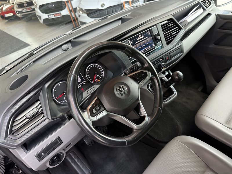 Volkswagen Caravelle 2,0 Long,110kW,4x4,po servisu - fotka 9 z 28
