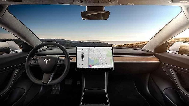 Tesla Model 3.