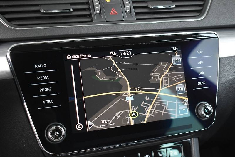 Škoda Superb (2023) 2.0TDI 147kW DSG 4x4,tažné - fotka 16 z 25