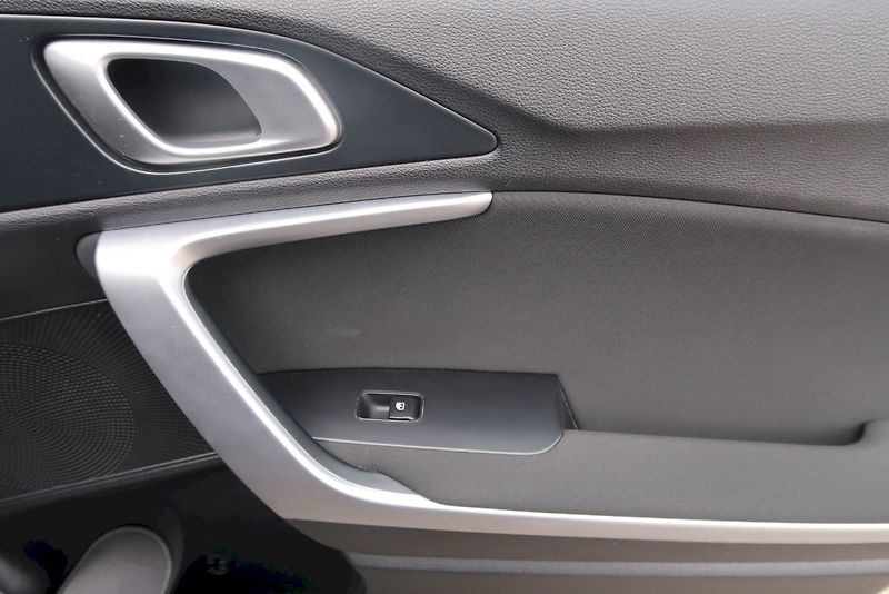 Kia Ceed (2022) Sportswagon,  1.0 T-GDI / 88 k - fotka 18 z 29