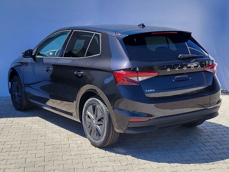 Škoda Fabia Dynamic 1,0TSI 85kW - fotka 4 z 25