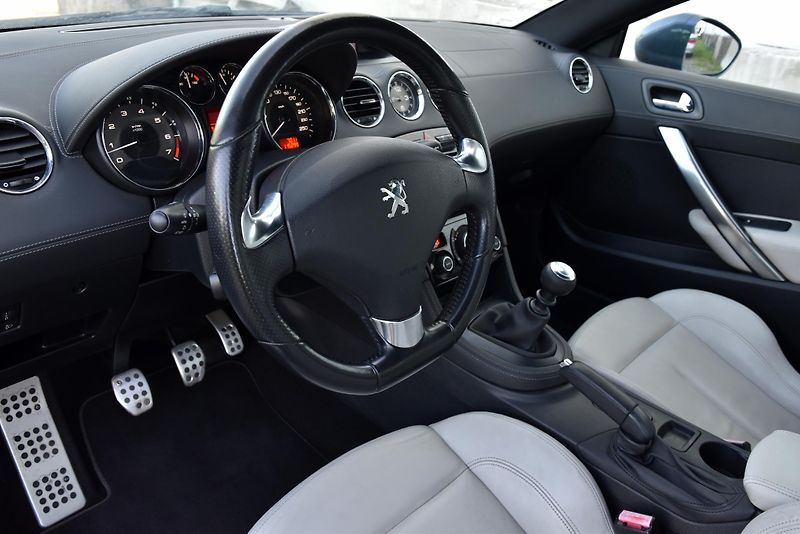 Peugeot RCZ 1.6 T,KŮŽE,VÝHŘEV,TEMP,DKLIMA - fotka 8 z 39