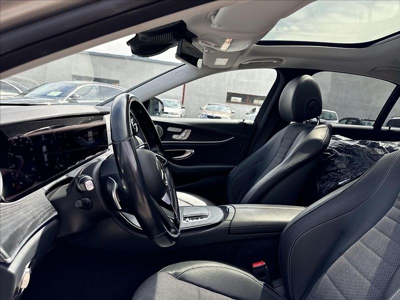 Mercedes-Benz Třídy E E 220d 4MATIC AMG Style - fotka 14 z 16